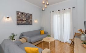 Kerameikos Metro Apartment For 4